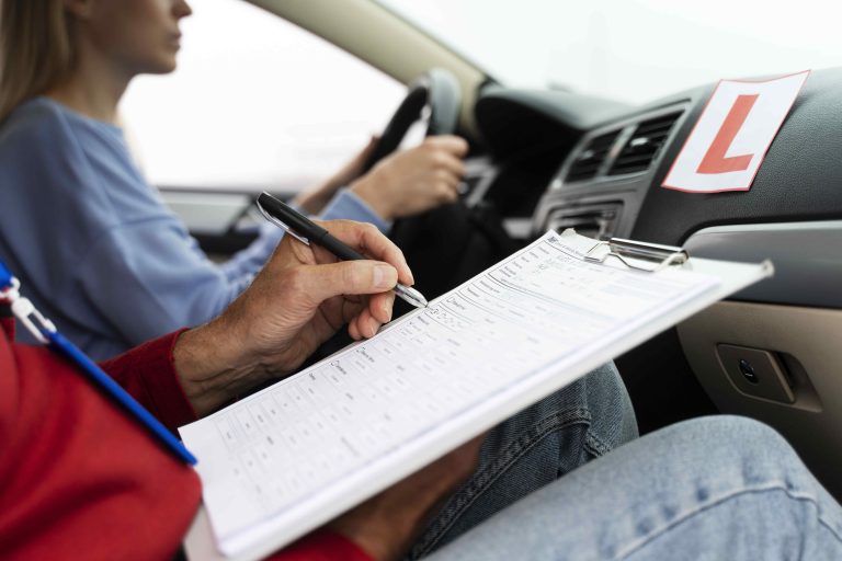 Comment se passe l'examen du permis de conduire à Lyon ?